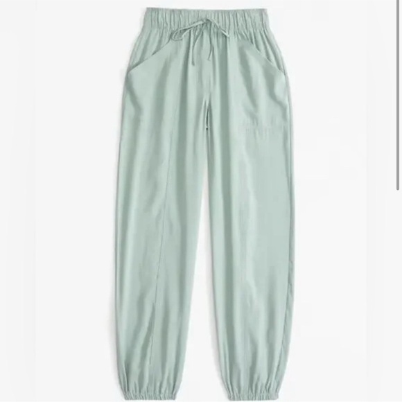 Abercrombie & Fitch Green Drapey Utility Jogger Size Large - Picture 1 of 7